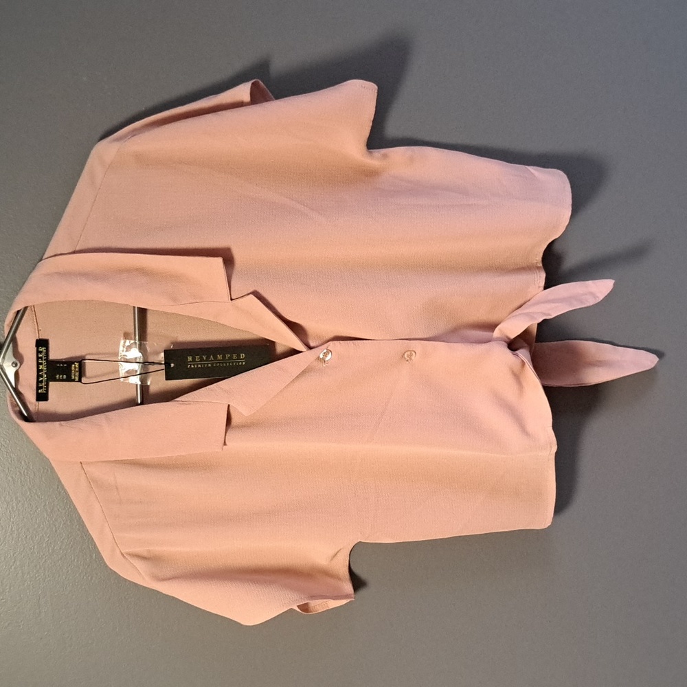 🎀2/$25 NWT Revamped Shirt